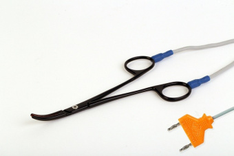 Зажим для лигирования сосудов с кабелем